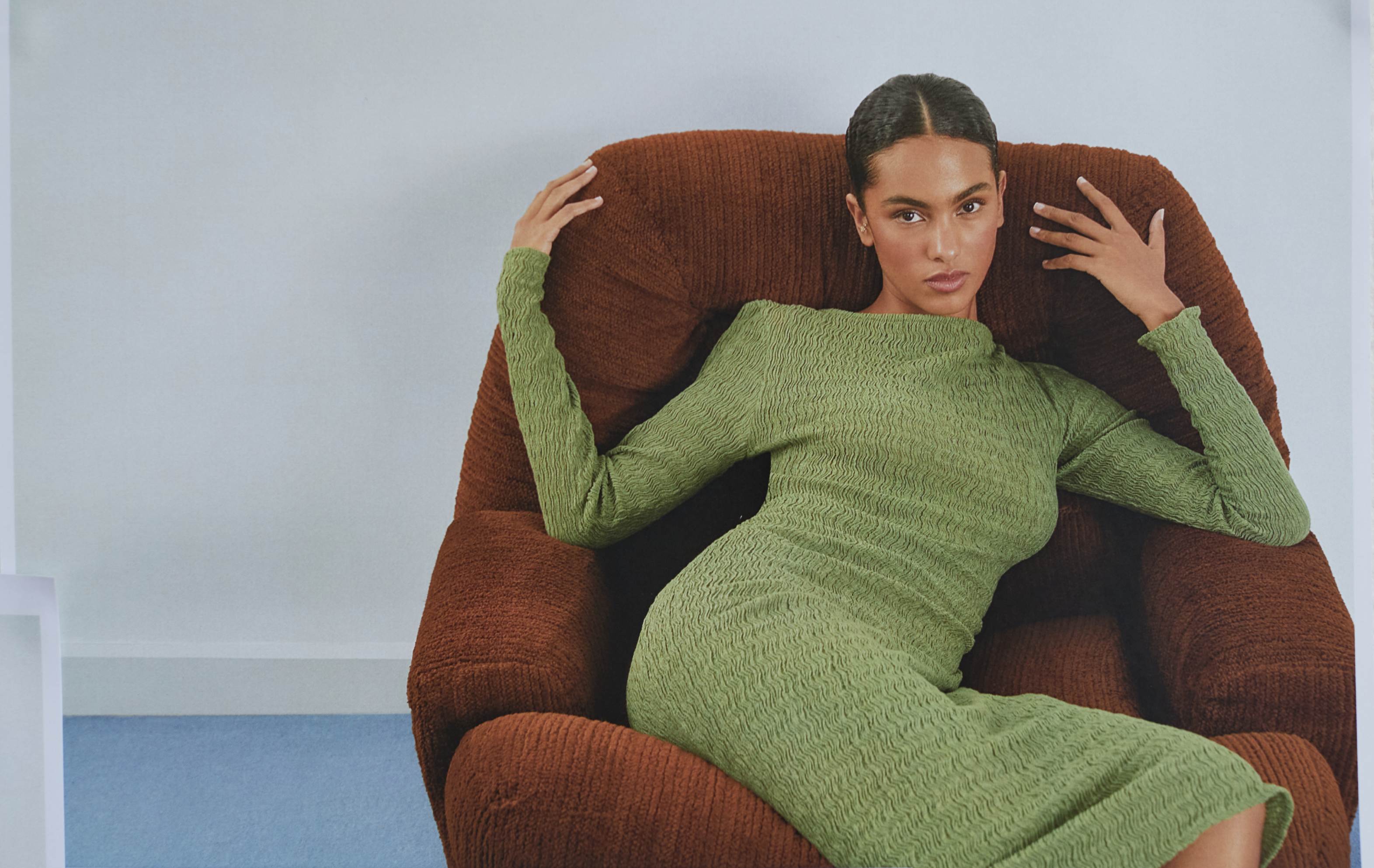 THE ROUJE
CARE GUIDE THE ROUJE
CARE GUIDE