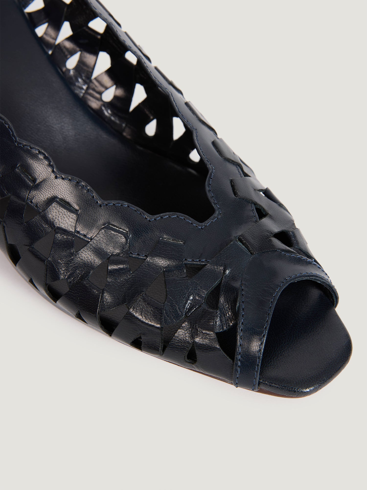 BORDELAISE sandals