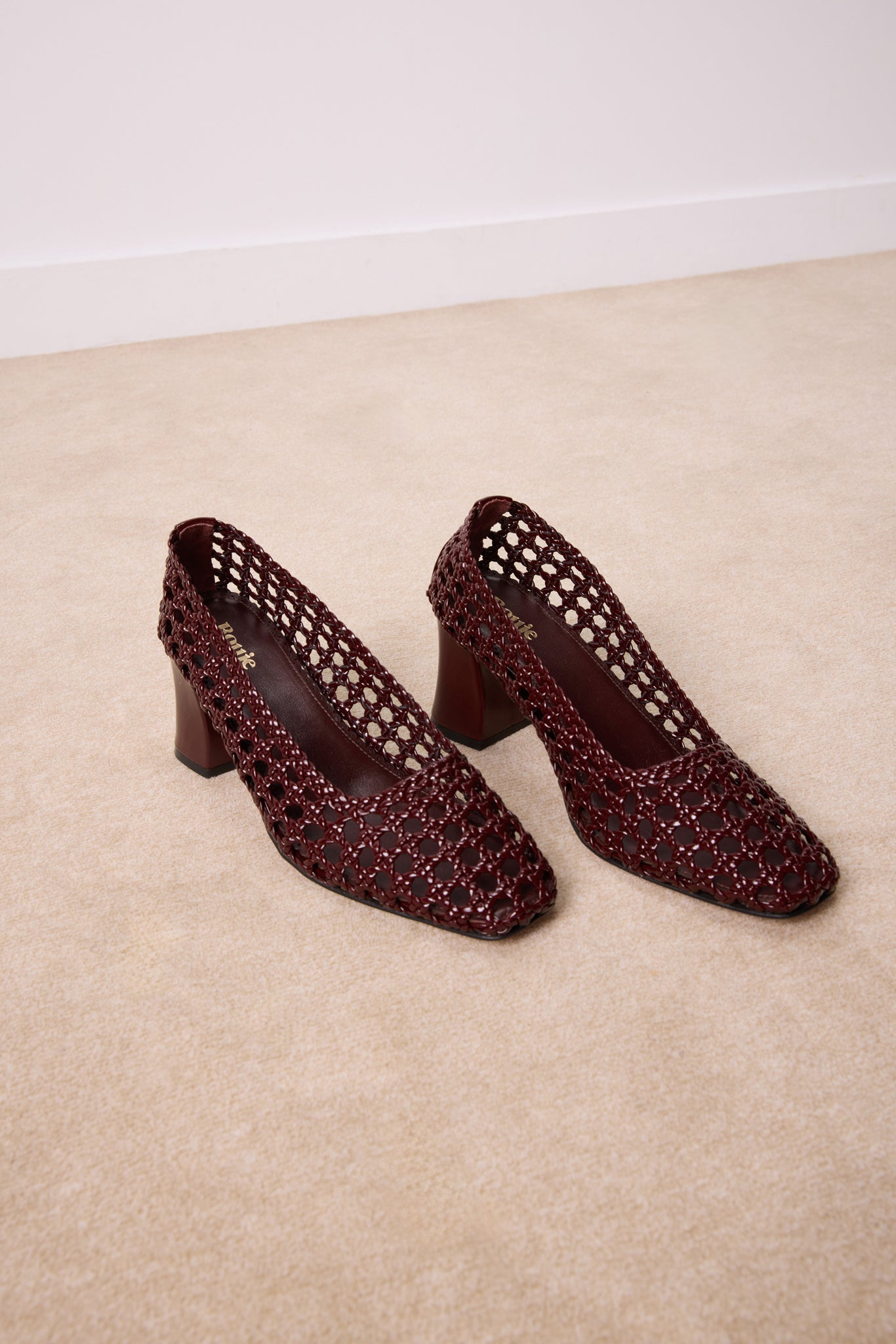 VENETIAN pumps